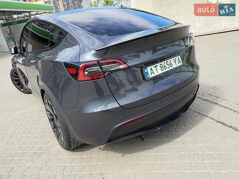 Позашляховик / Кросовер Tesla Model Y 2021 в Івано-Франківську