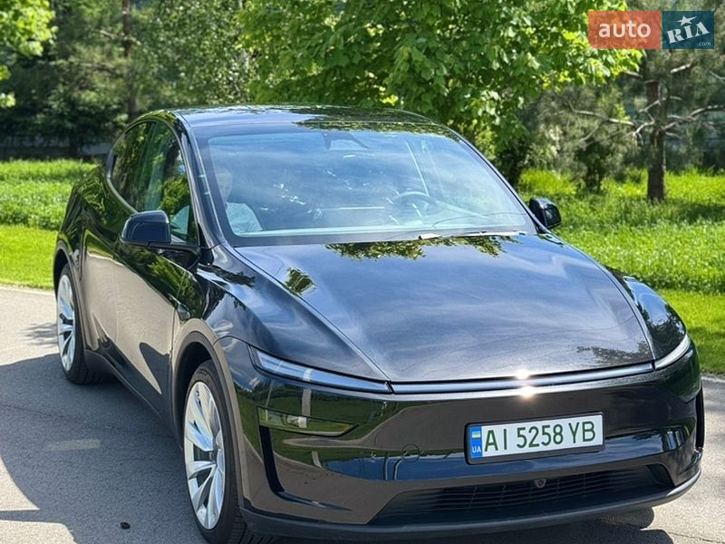 Внедорожник / Кроссовер Tesla Model Y 2025 в Киеве
