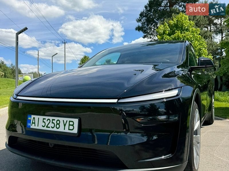 Внедорожник / Кроссовер Tesla Model Y 2025 в Киеве