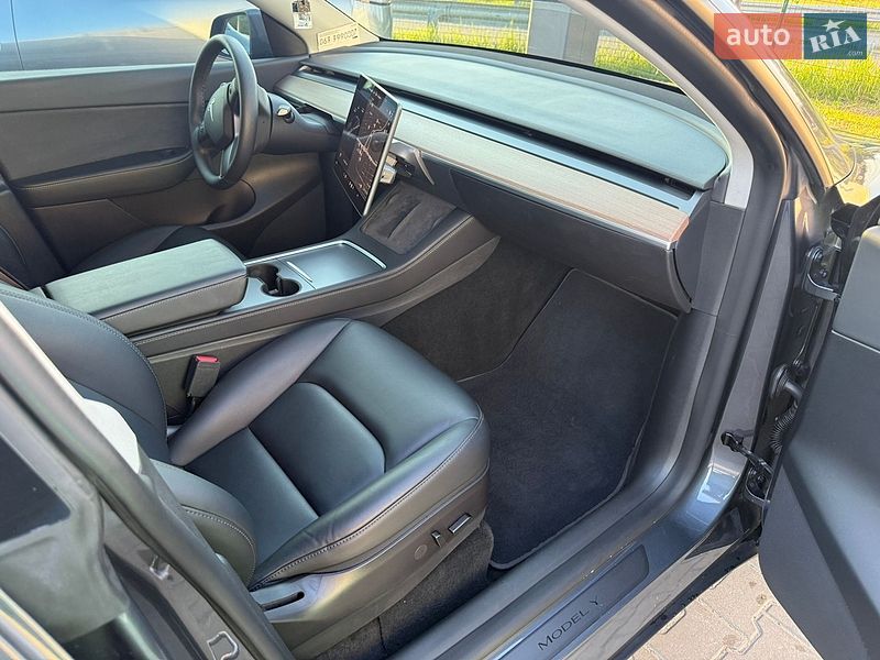 Позашляховик / Кросовер Tesla Model Y 2022 в Києві