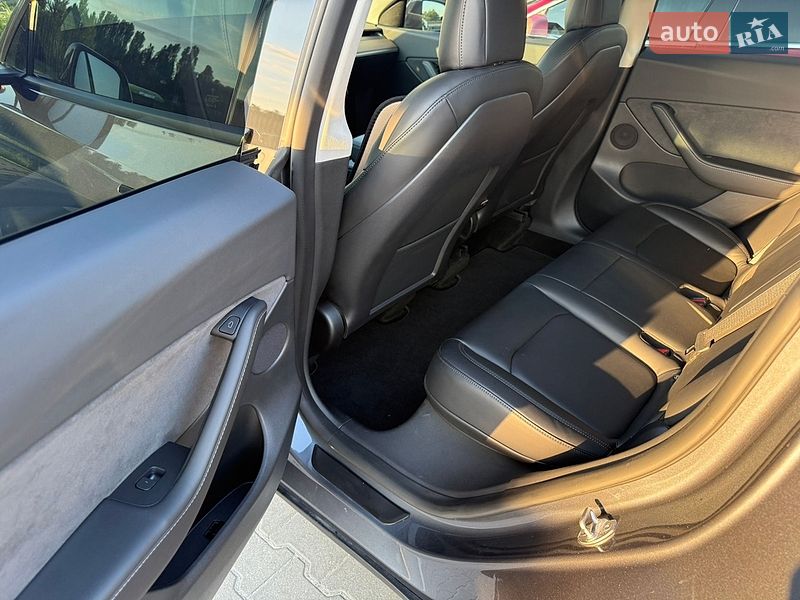 Позашляховик / Кросовер Tesla Model Y 2022 в Києві