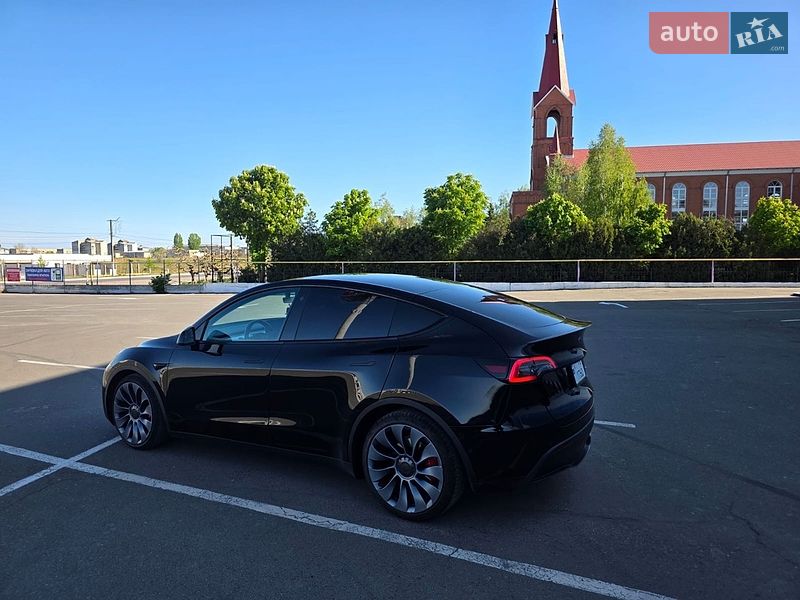 Позашляховик / Кросовер Tesla Model Y 2021 в Білгороді-Дністровському