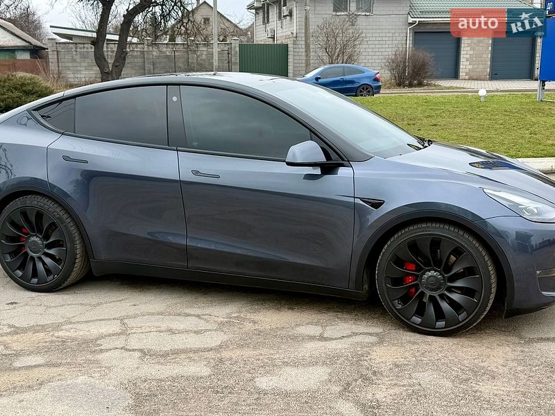 Позашляховик / Кросовер Tesla Model Y 2021 в Кам'янському
