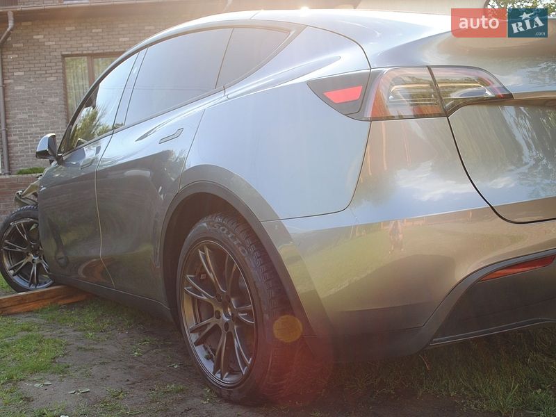 Внедорожник / Кроссовер Tesla Model Y 2025 в Луцке