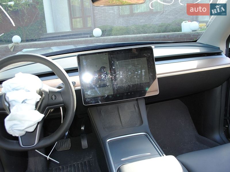 Внедорожник / Кроссовер Tesla Model Y 2025 в Луцке