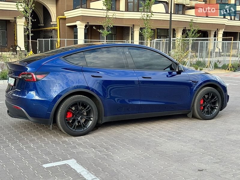 Позашляховик / Кросовер Tesla Model Y 2023 в Києві