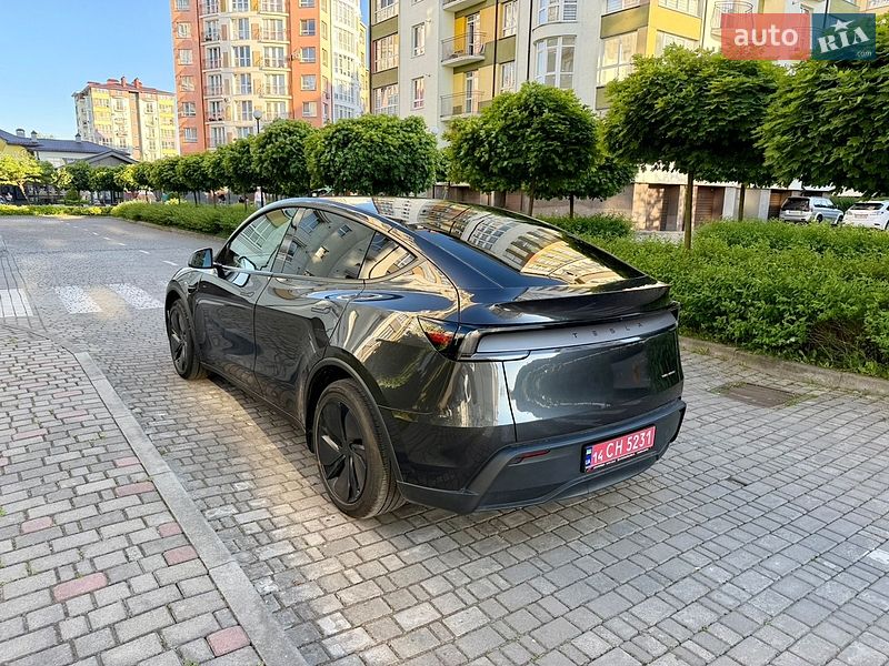 Внедорожник / Кроссовер Tesla Model Y 2025 в Ивано-Франковске фото 4 Внедорожник / Кроссовер Tesla Model Y 2025 в Ивано-Франковске