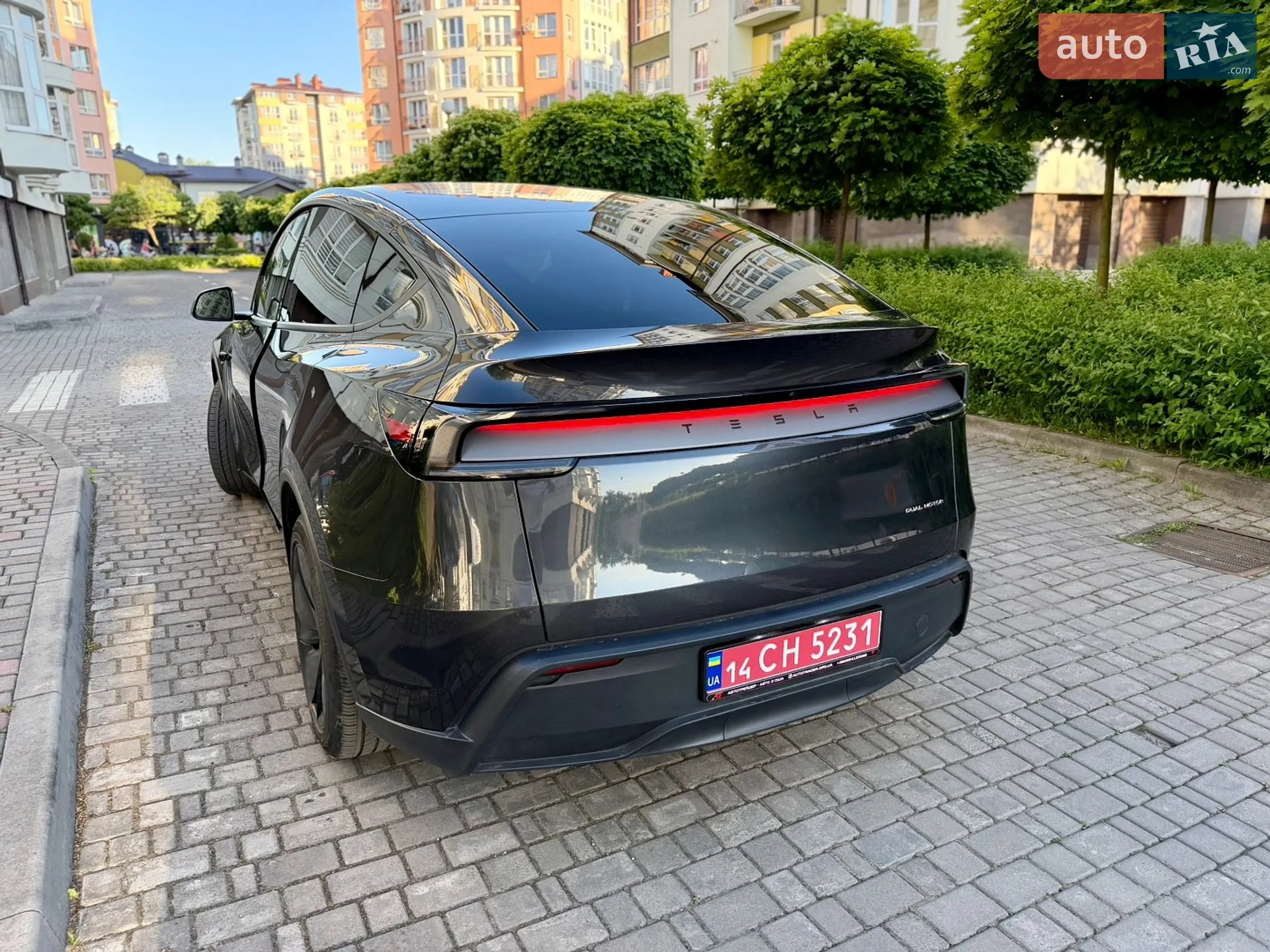 2025 Tesla Model Y - мініатюра 11