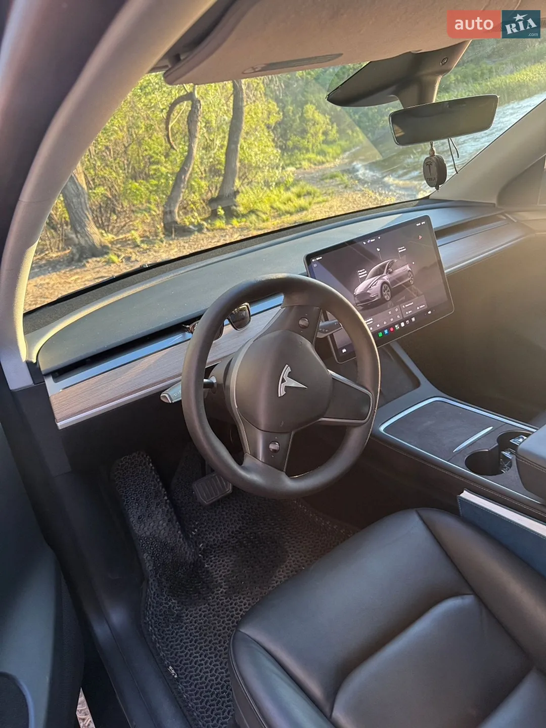 2024 Tesla Model Y - мініатюра 5