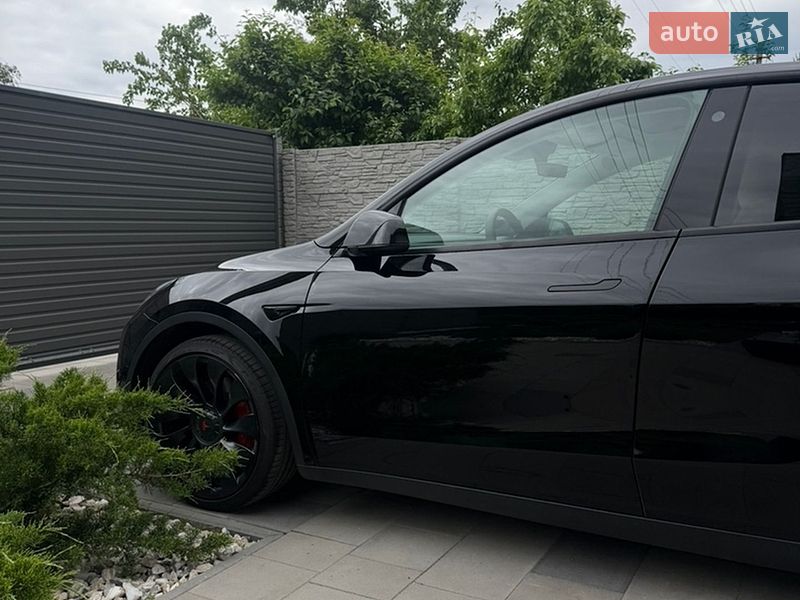 Позашляховик / Кросовер Tesla Model Y 2022 в Дніпрі