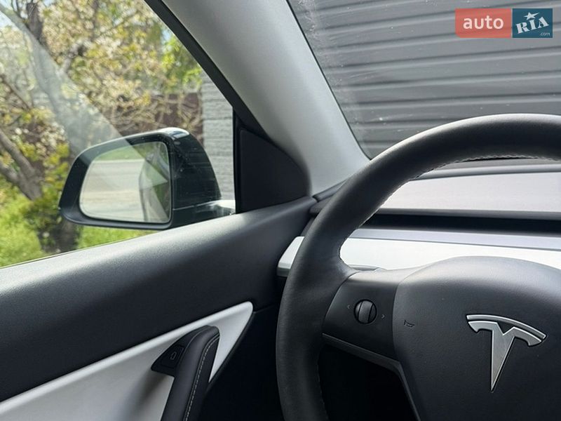 Позашляховик / Кросовер Tesla Model Y 2022 в Дніпрі