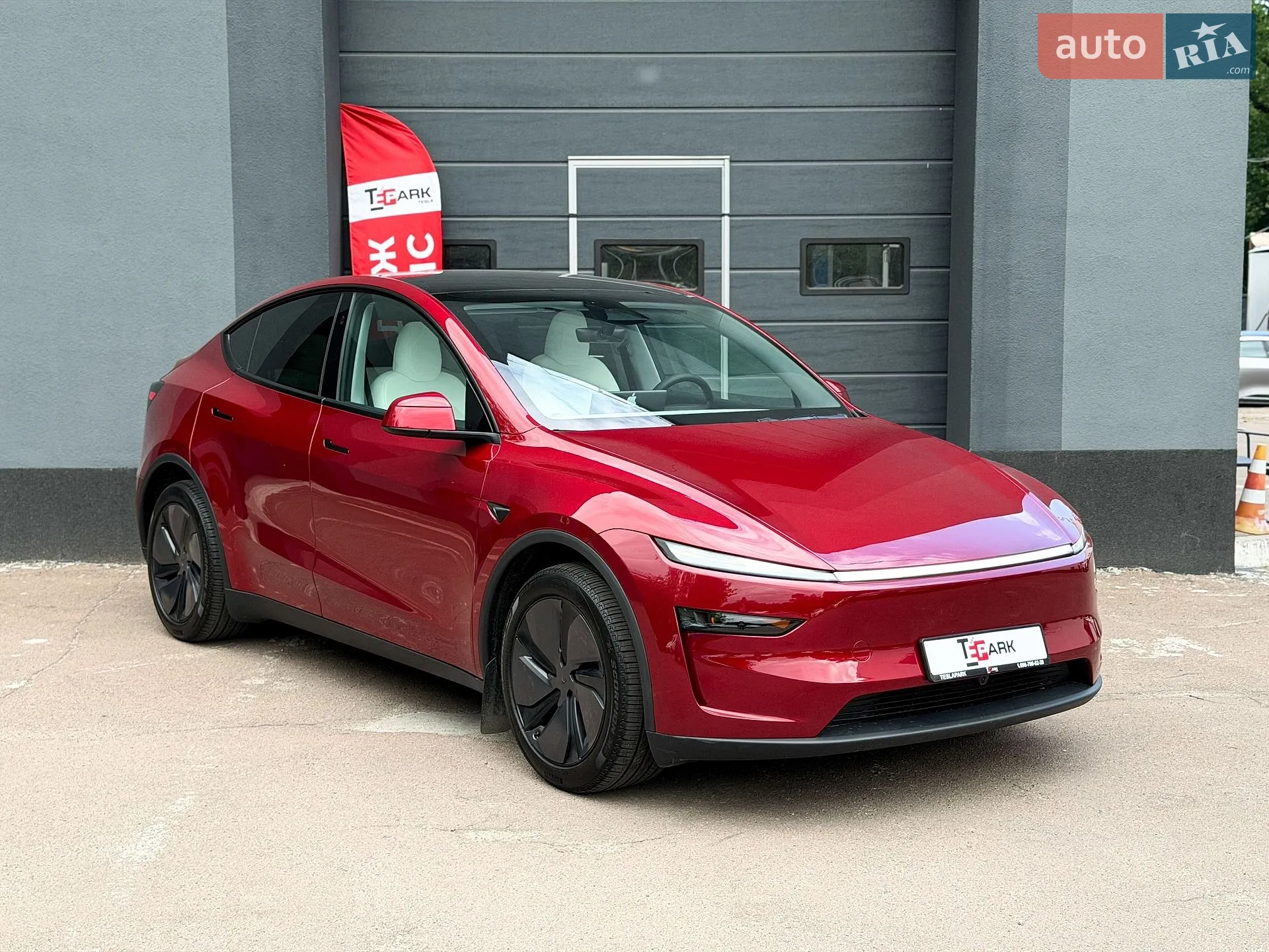 2025 Tesla Model Y - мініатюра 12