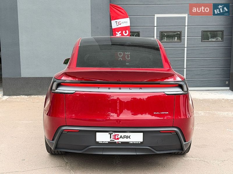 Позашляховик / Кросовер Tesla Model Y 2025 в Києві