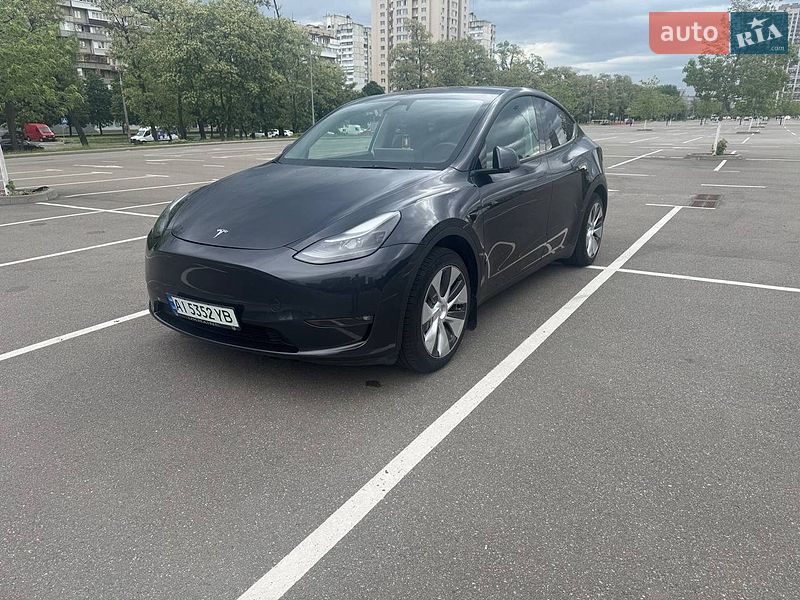 Позашляховик / Кросовер Tesla Model Y 2024 в Києві