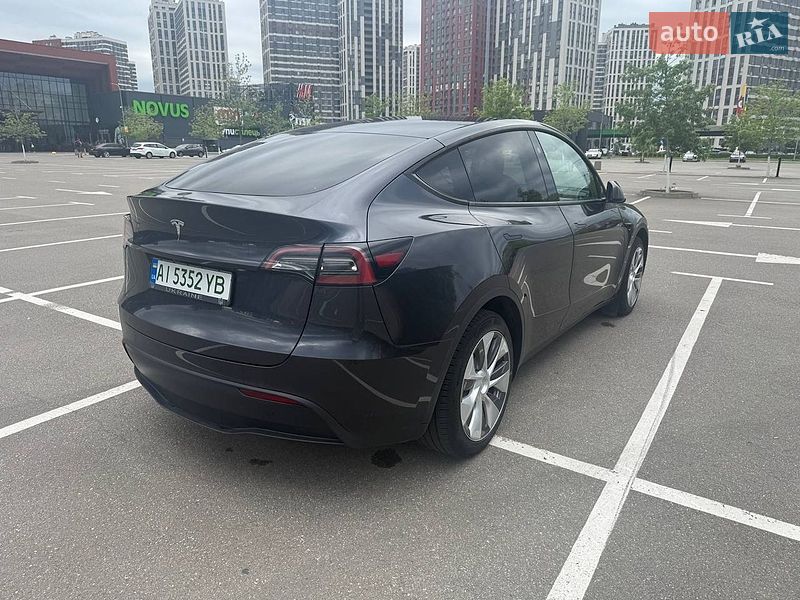 Позашляховик / Кросовер Tesla Model Y 2024 в Києві