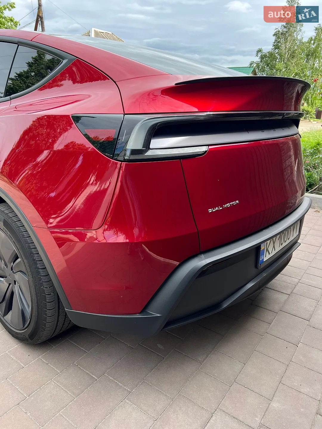 2025 Tesla Model Y - мініатюра 5