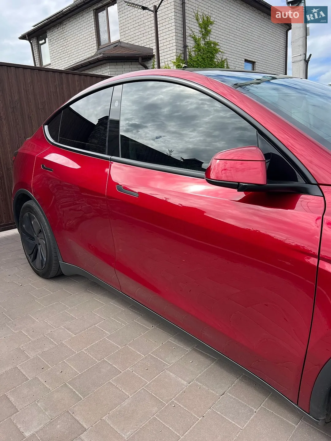 2025 Tesla Model Y - мініатюра 9