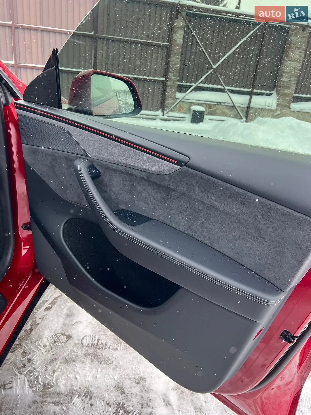 2025 Tesla Model Y - мініатюра 21