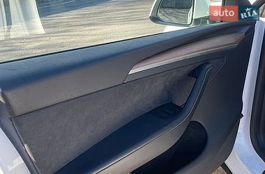 Позашляховик / Кросовер Tesla Model Y 2024 в Рівному