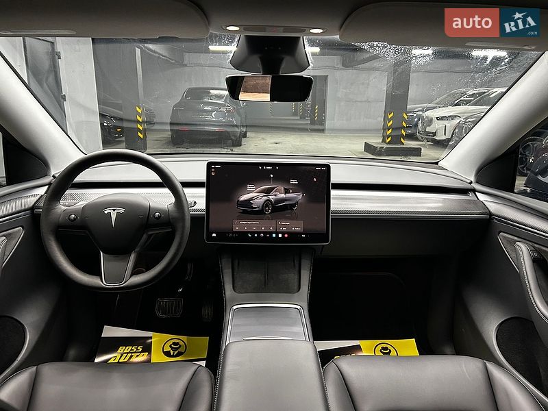 Позашляховик / Кросовер Tesla Model Y 2024 в Чернівцях