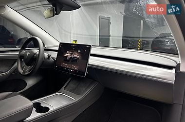 Позашляховик / Кросовер Tesla Model Y 2024 в Чернівцях