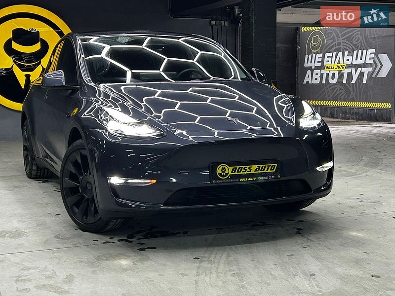 Позашляховик / Кросовер Tesla Model Y 2024 в Чернівцях