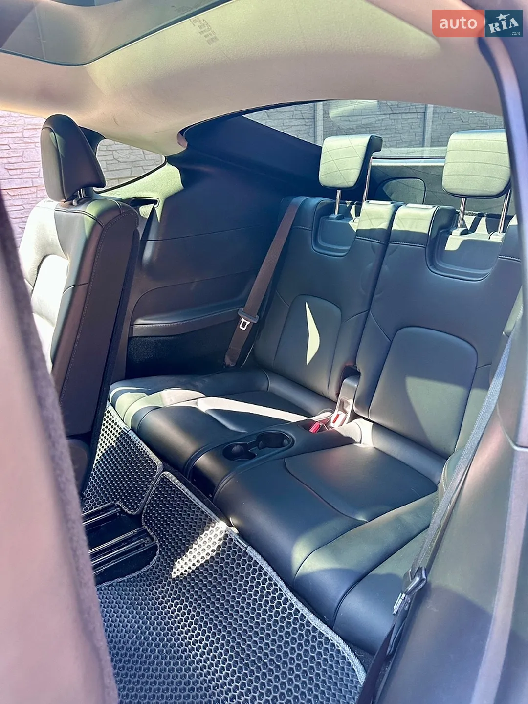 2021 Tesla Model Y - мініатюра 9