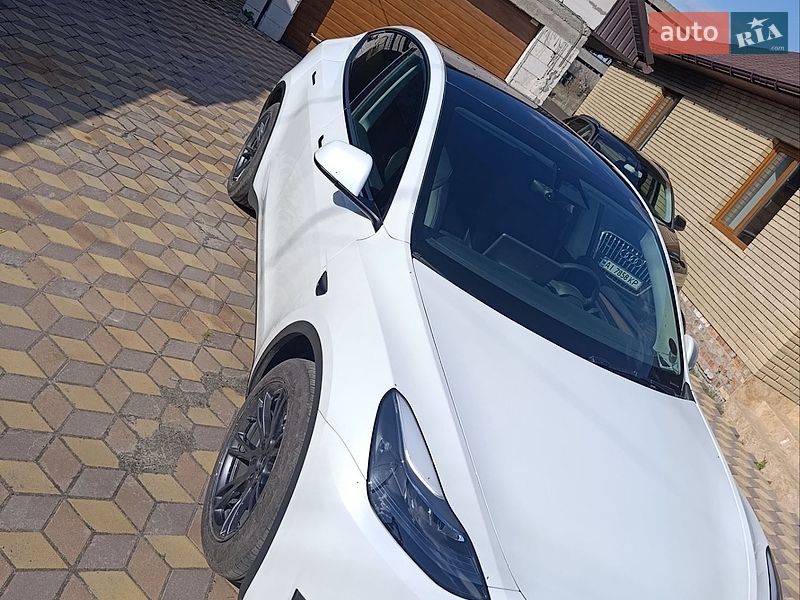 Внедорожник / Кроссовер Tesla Model Y 2025 в Переяславе