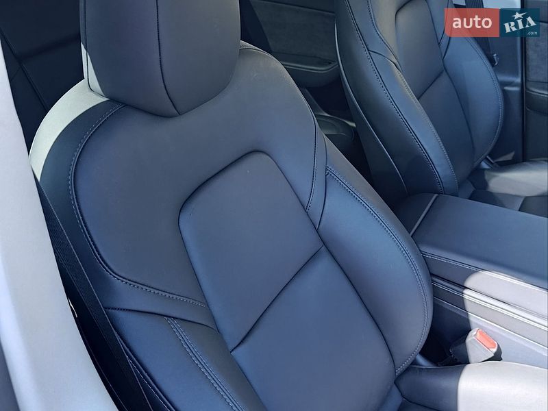 Внедорожник / Кроссовер Tesla Model Y 2025 в Переяславе