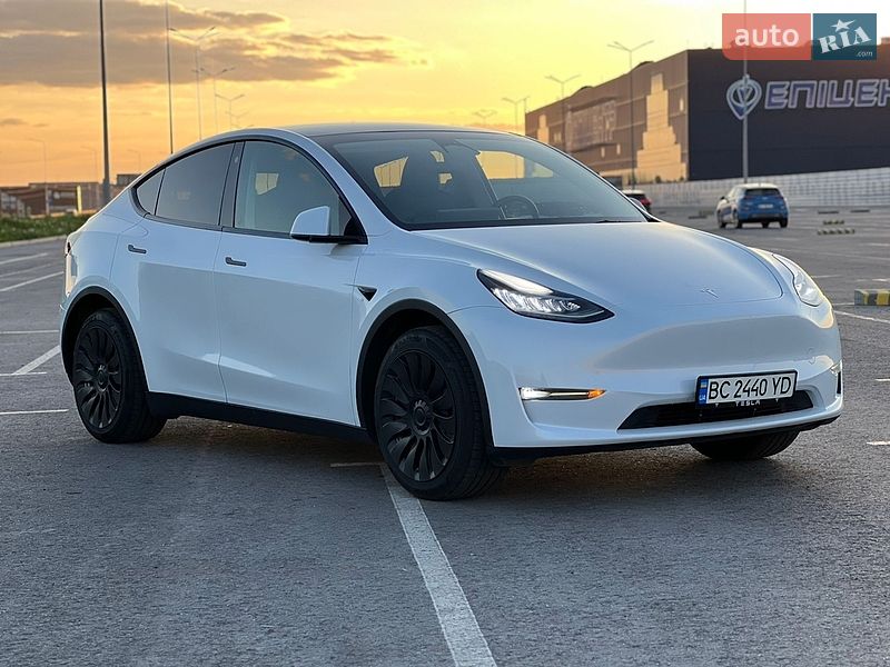 Позашляховик / Кросовер Tesla Model Y 2023 в Львові