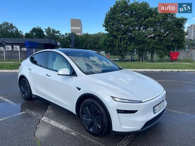 Внедорожник / Кроссовер Tesla Model Y 2025 в Киеве