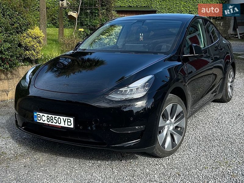 Tesla Model Y 2021