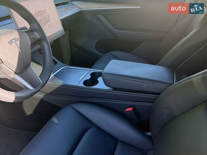 Позашляховик / Кросовер Tesla Model Y 2024 в Львові