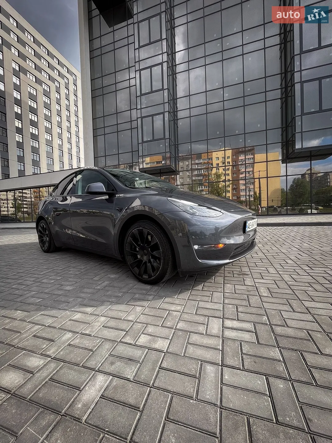 2021 Tesla Model Y - мініатюра 3