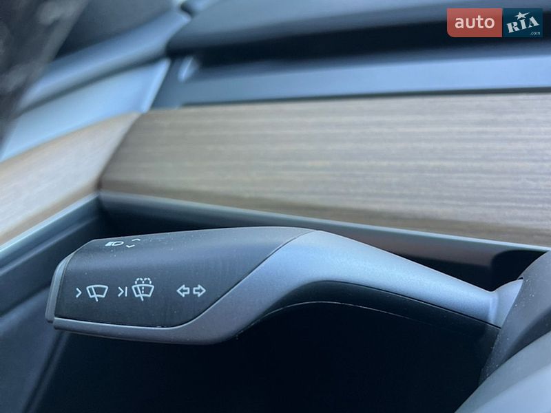 Позашляховик / Кросовер Tesla Model Y 2023 в Луцьку