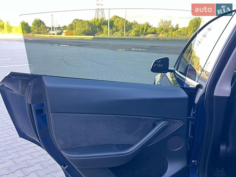 Позашляховик / Кросовер Tesla Model Y 2023 в Луцьку