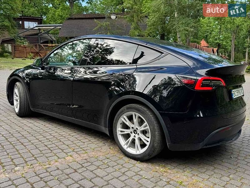 Внедорожник / Кроссовер Tesla Model Y 2021 в Львове