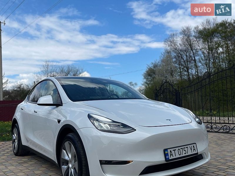 Tesla Model Y 2021