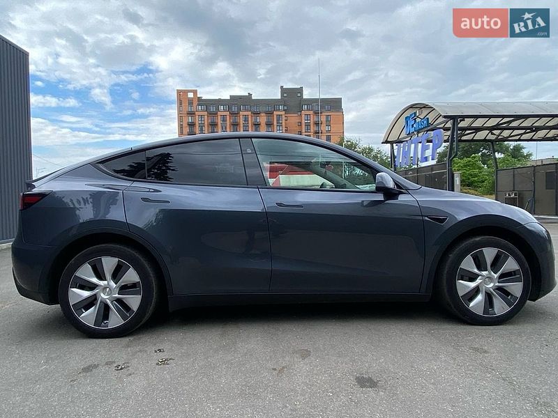 Позашляховик / Кросовер Tesla Model Y 2023 в Дніпрі
