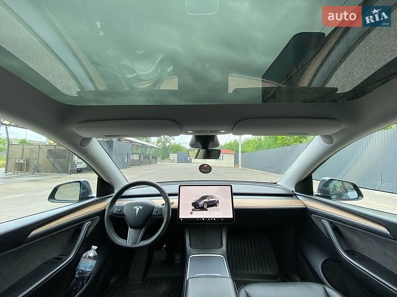 Позашляховик / Кросовер Tesla Model Y 2023 в Дніпрі
