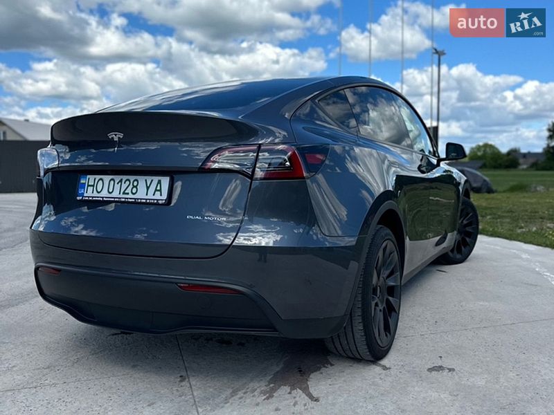 Позашляховик / Кросовер Tesla Model Y 2023 в Чорткові