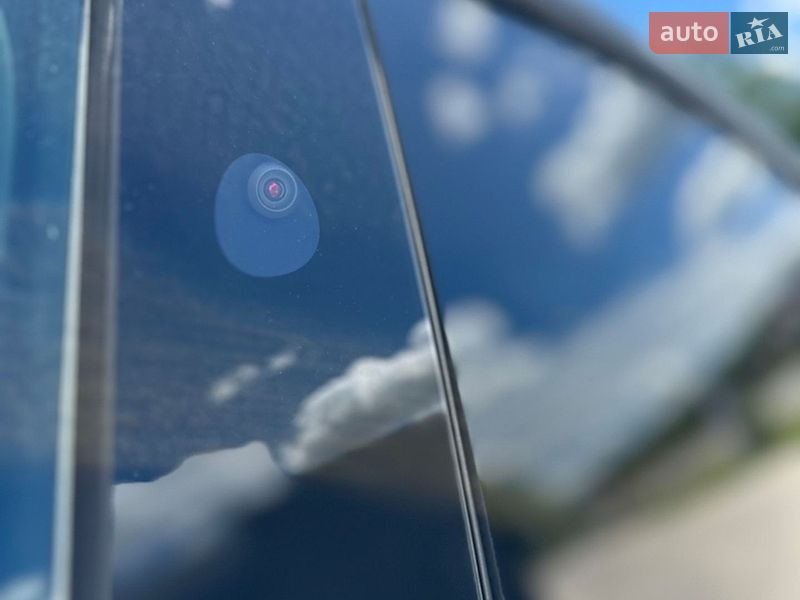 Позашляховик / Кросовер Tesla Model Y 2023 в Чорткові