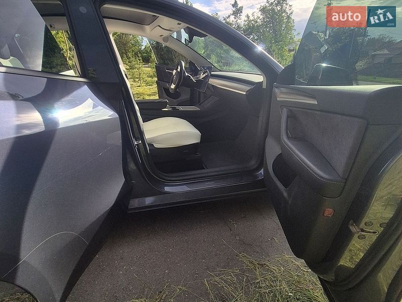 Внедорожник / Кроссовер Tesla Model Y 2023 в Звенигородке