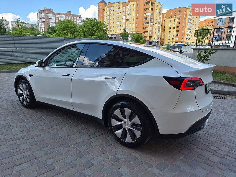 Позашляховик / Кросовер Tesla Model Y 2023 в Тернополі