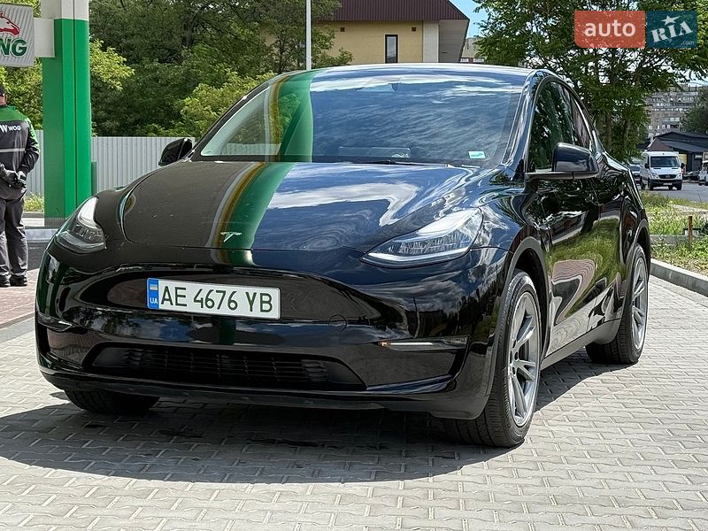 Tesla Model Y 2023