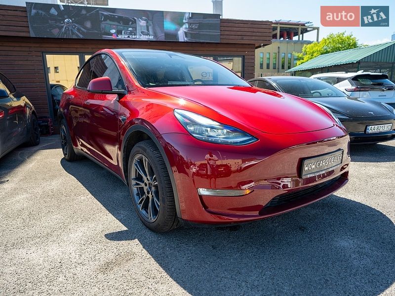 Позашляховик / Кросовер Tesla Model Y 2024 в Києві