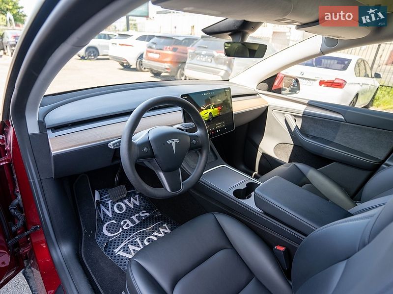 Позашляховик / Кросовер Tesla Model Y 2024 в Києві