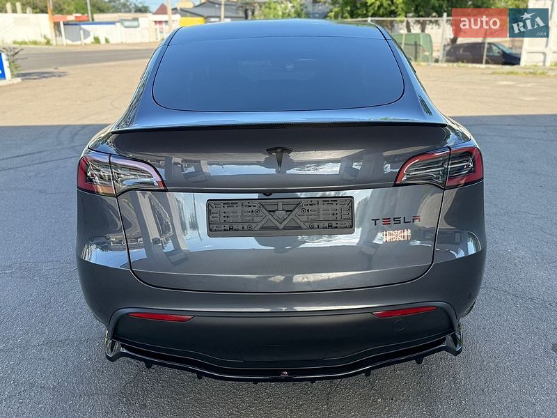 Внедорожник / Кроссовер Tesla Model Y 2023 в Днепре
