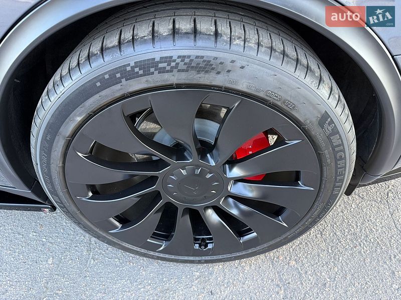 Внедорожник / Кроссовер Tesla Model Y 2023 в Днепре