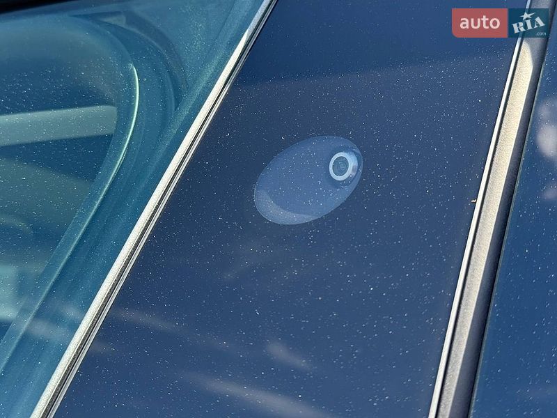 Внедорожник / Кроссовер Tesla Model Y 2023 в Ровно